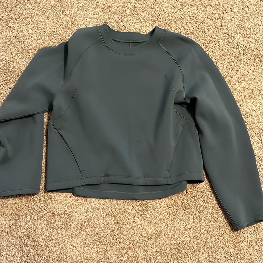 Lululemon air wrap crew. Smoked spruce. Size 8